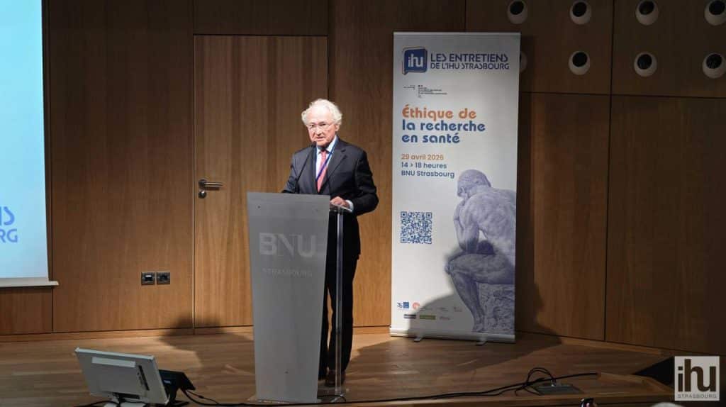  Pr Francis Michot, président de l’Académie de médecine, a introduit la séance de présentations